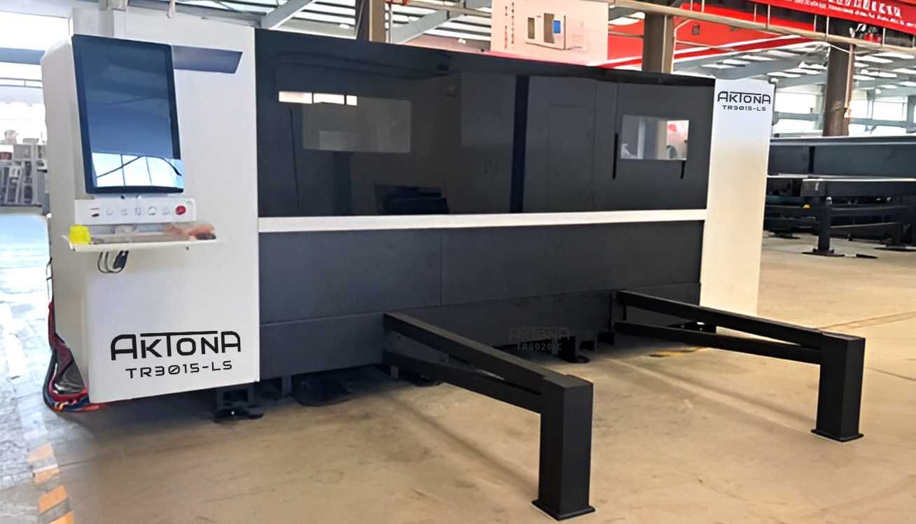 Laser Fiber 2 kW, 1500x3000 mm. Wycinarka laserowa zamknięta.