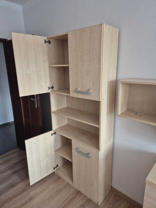 Sprzedam zestaw mebli w dobrym stanie.