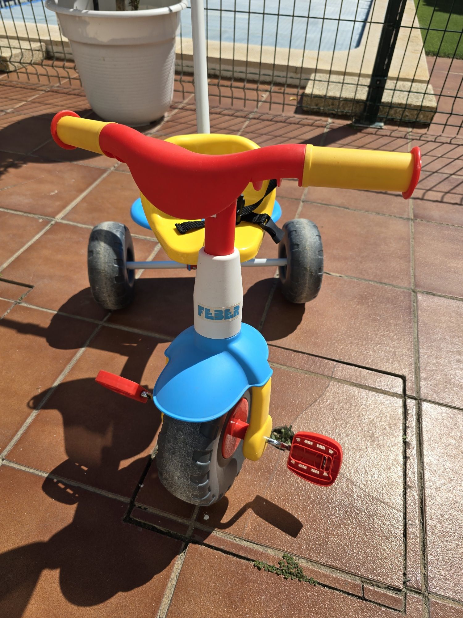 Triciclo Feber Baby Trike (Idade Minima: 12 meses)