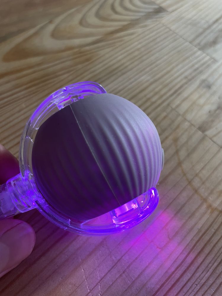 Zabawka dla kota LED interaktywna