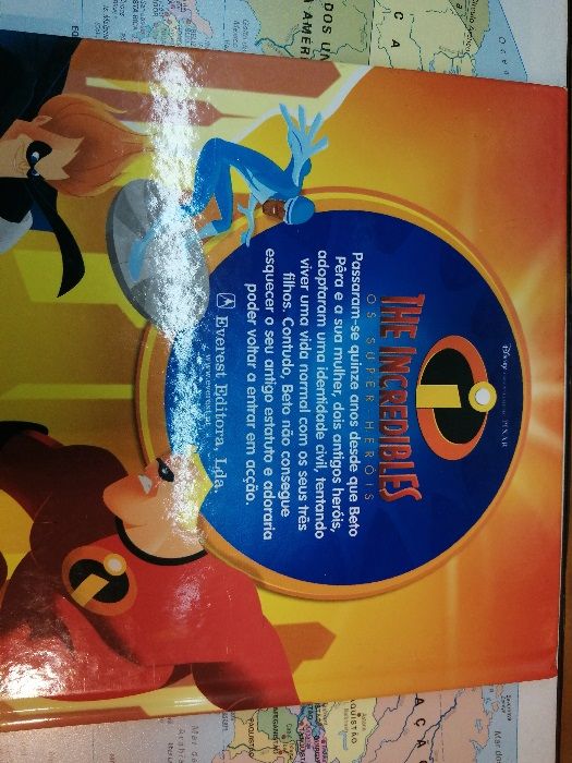 Livro Infantil "Os incríveis"