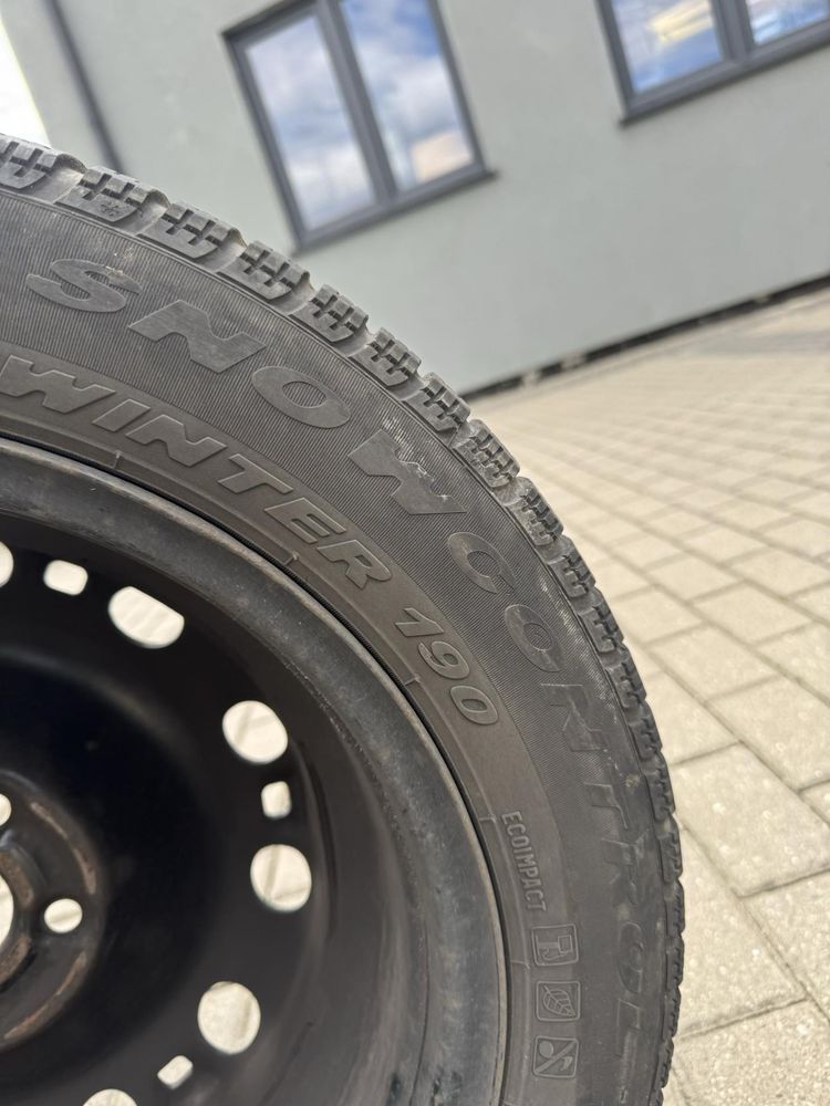 Opony 15 zimowe Pirelli na stalówkach