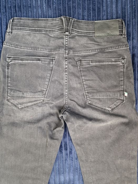 Sprzedam dżinsy "Apache " skinny fit w kolorze czarnym
