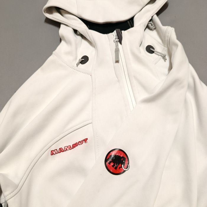 Жіноча вітровка Mammut