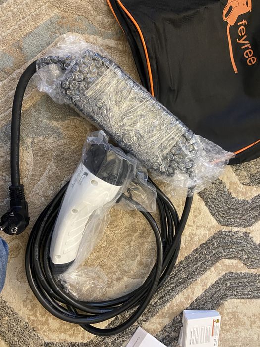 В наявності !!!Швидка відправка .Зарядне Feyree 16A 3,5 kw Type2..