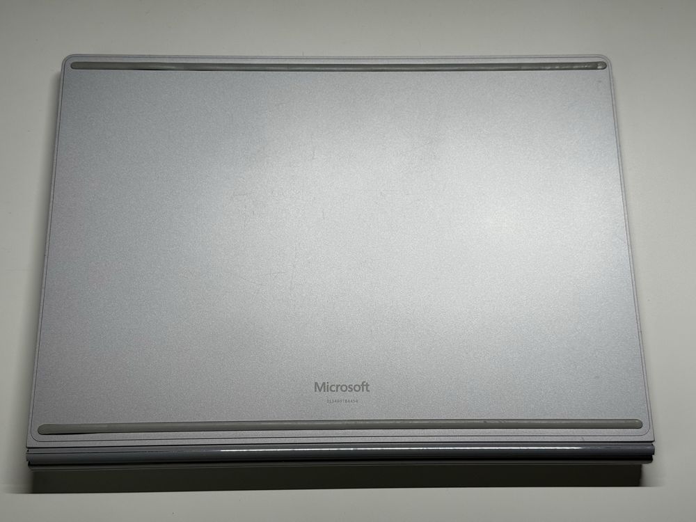 Microsoft Surface Book 2 13” i5 8/256 + Dock