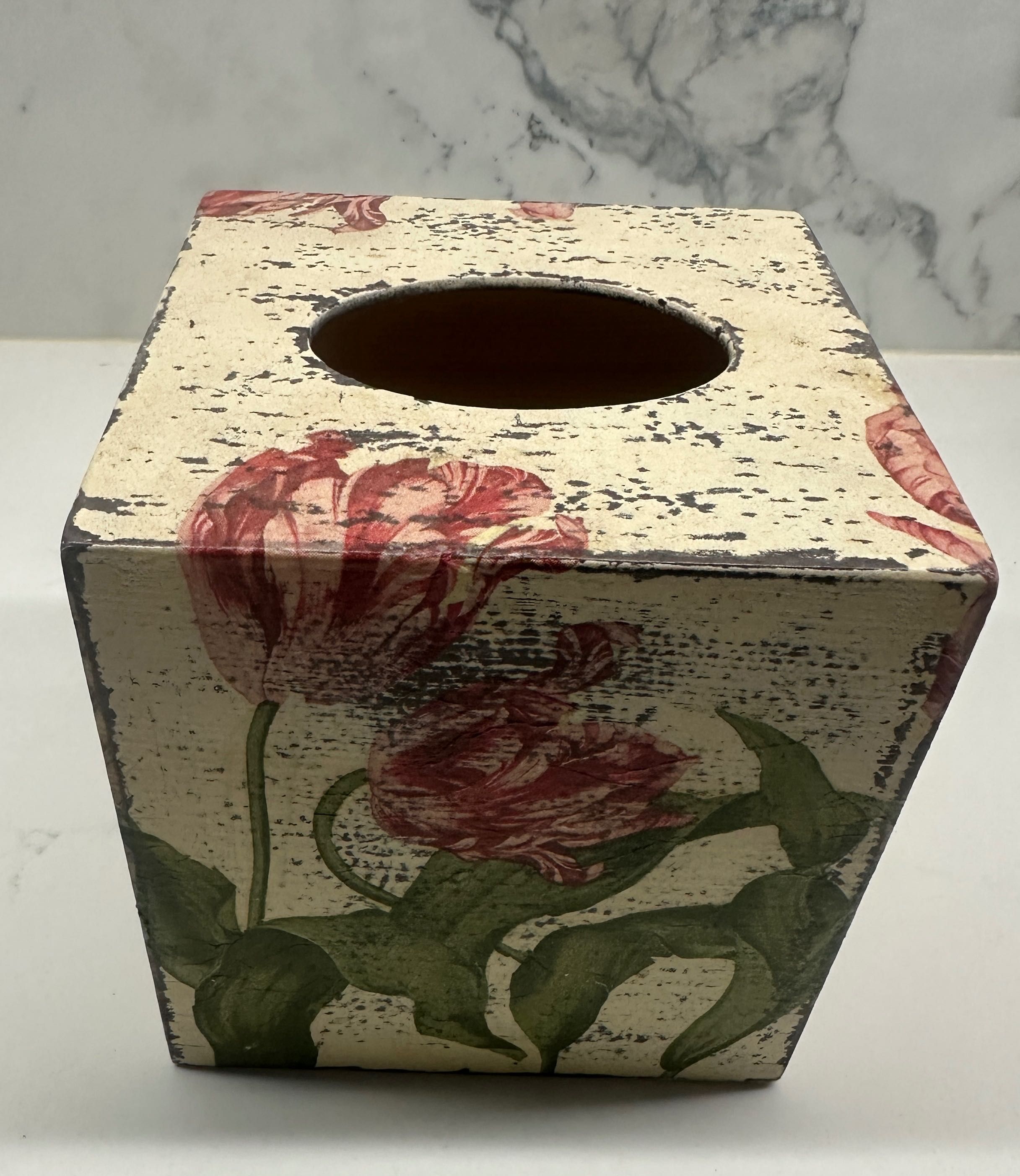 Chustecznik- pudełko do Decoupage.