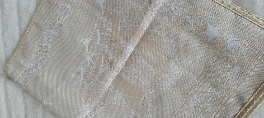 Zlota serweta bieżnik święta połysk złota nitka połysk aniołki