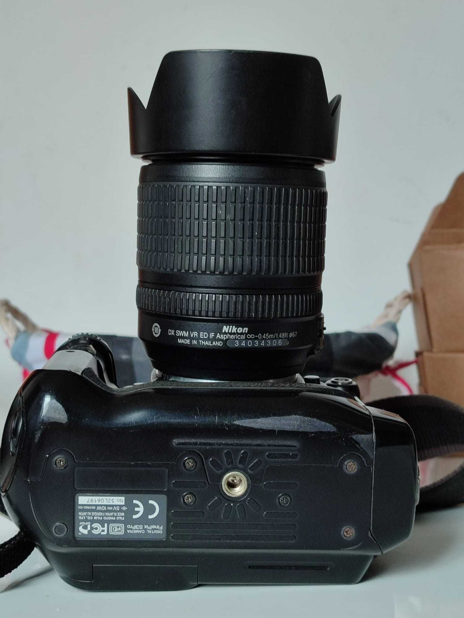 Câmera Fujifilm FinePix S3 Pro + Lente Nikon F Mount 18-105mm