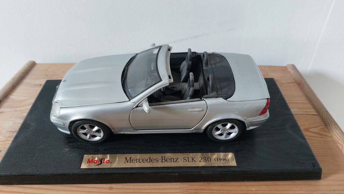 Mercedes benz 230 SL Maisto 1:18