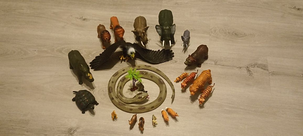 Figurki zwierząt zabawki