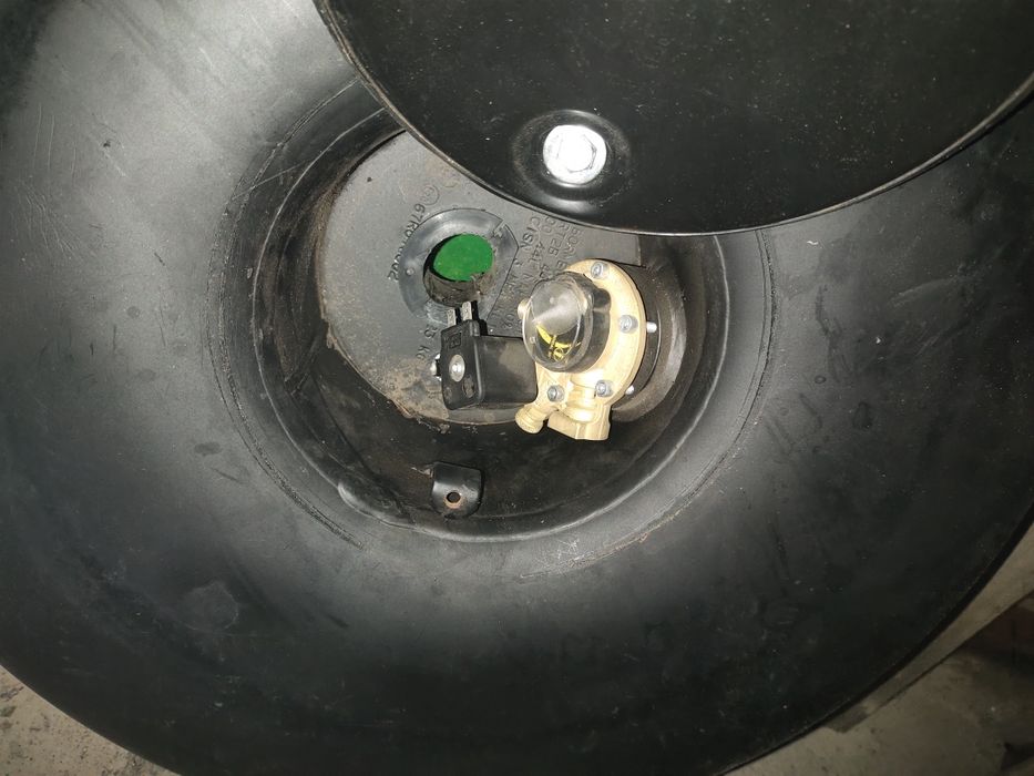 Продам газовый балон,под запаску44л.и редуктор