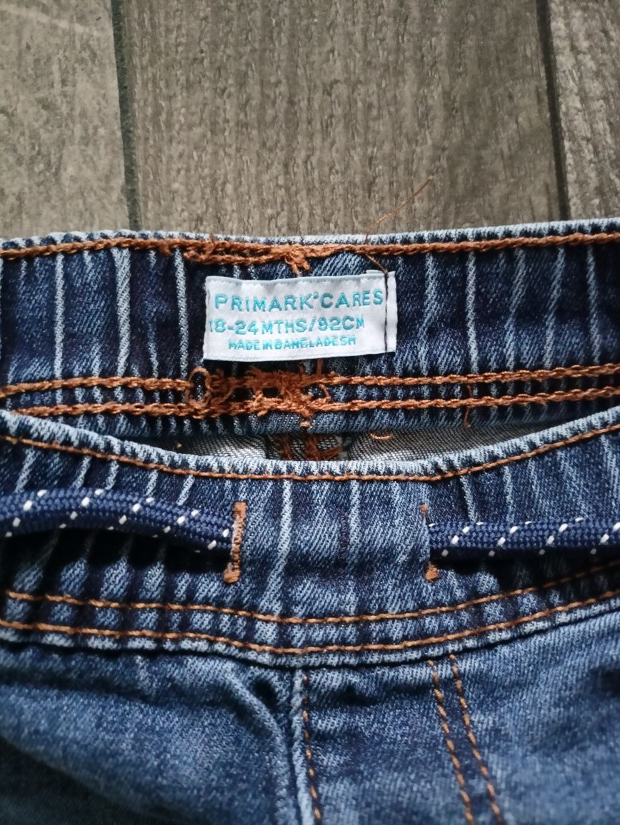 Spodnie chłopięce 92 jeansowe na gumce dla chłopca Primark eleganckie