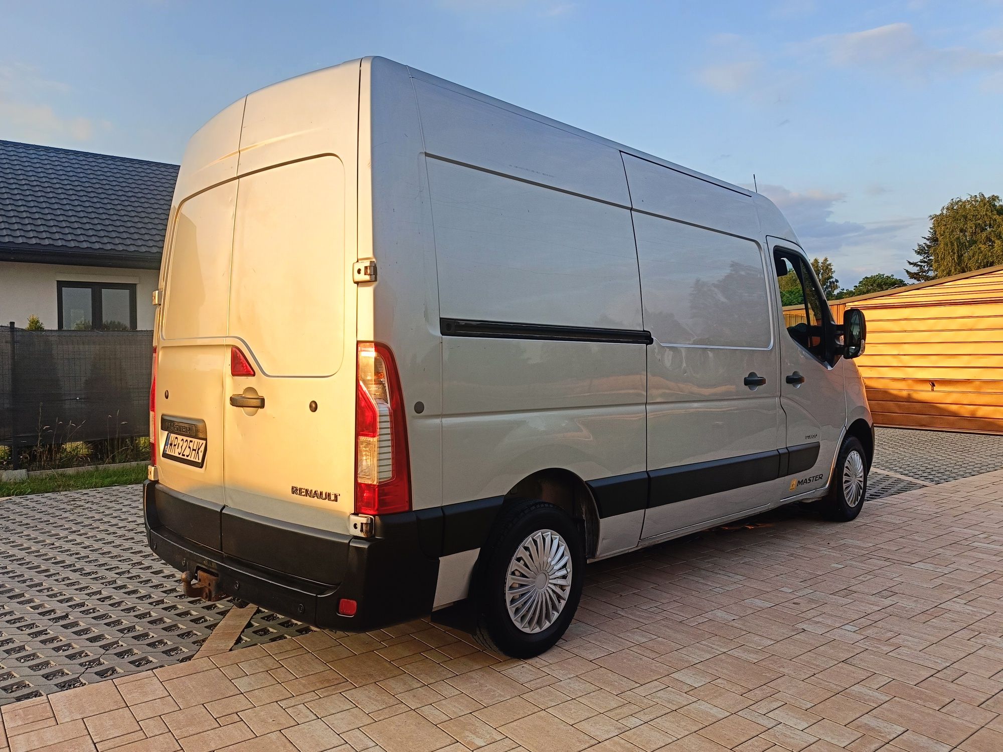 Renault Master III L2H2 2.3 dCi 125 km