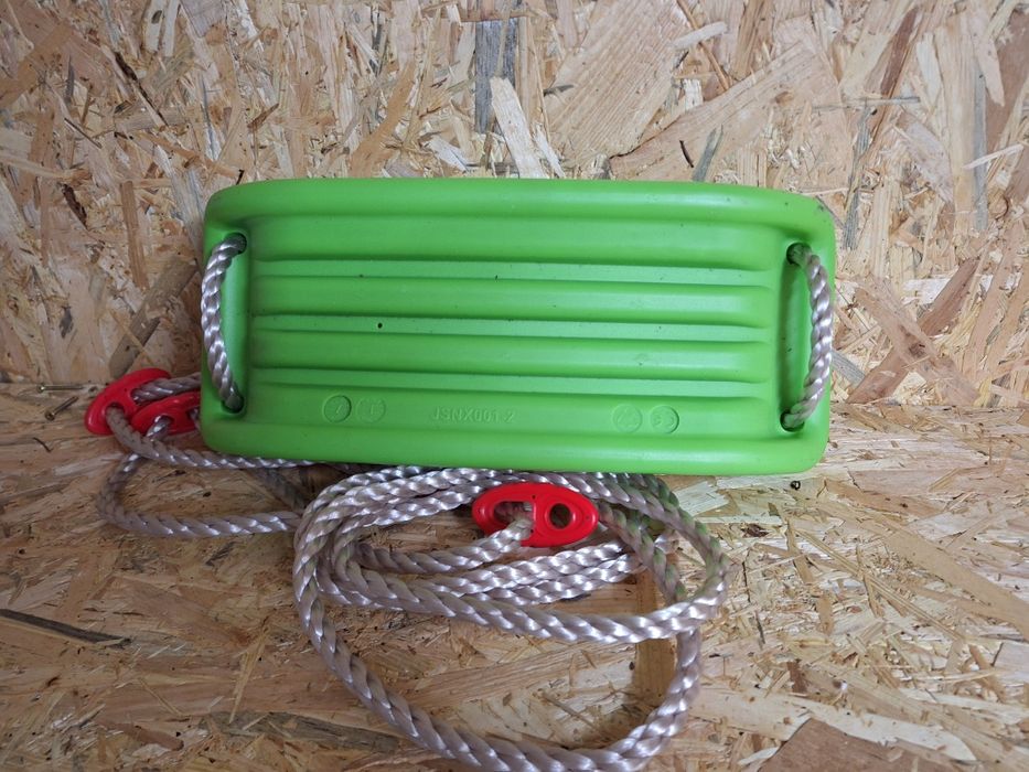 Nowa huśtawka ogrodowa dla dzieci zielona