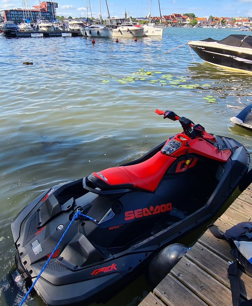 Wynajem Skutera Wodnego Sea-Doo Spark TRIXX 2up 90km 2022 MIKOŁAJKI