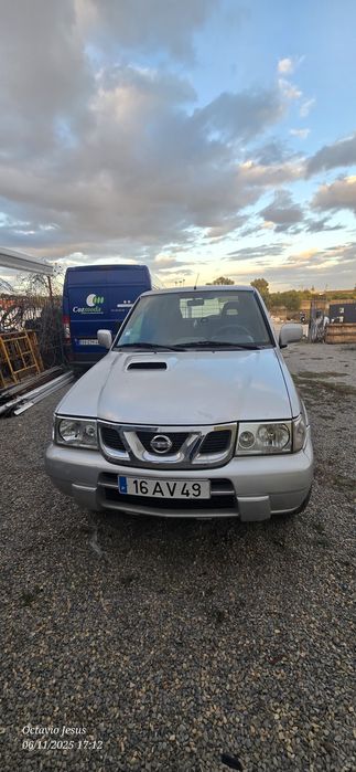 Nissan terrano 2 lugares