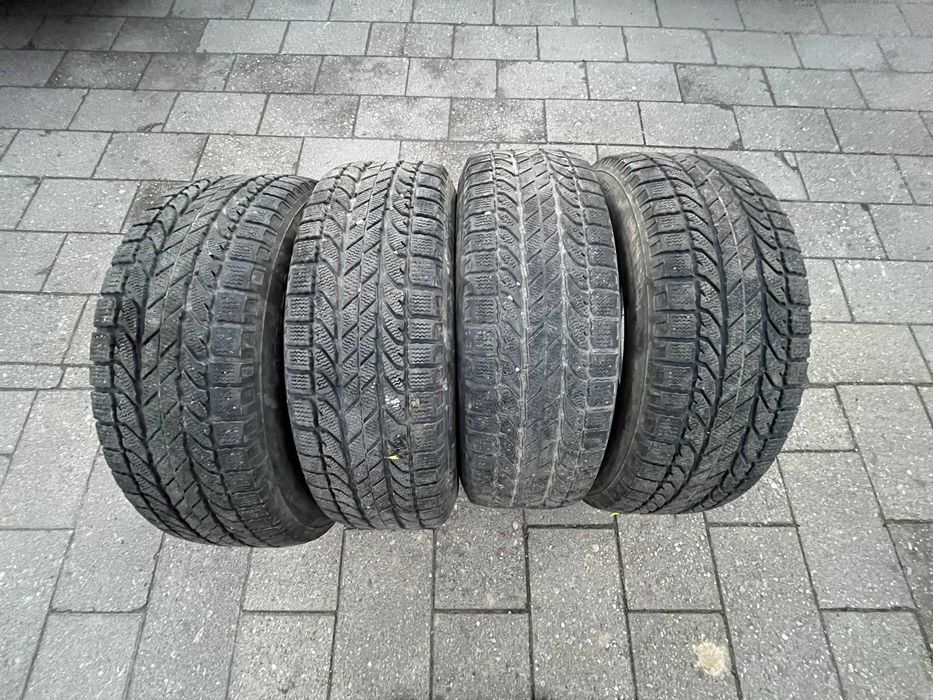 Opony zimowe 225/65/R17 SUV