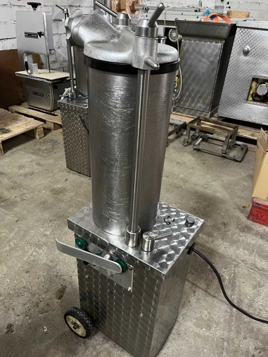 Nadziewarka hydrauliczna, szpryca do kiełbas Vivar 12 litrów