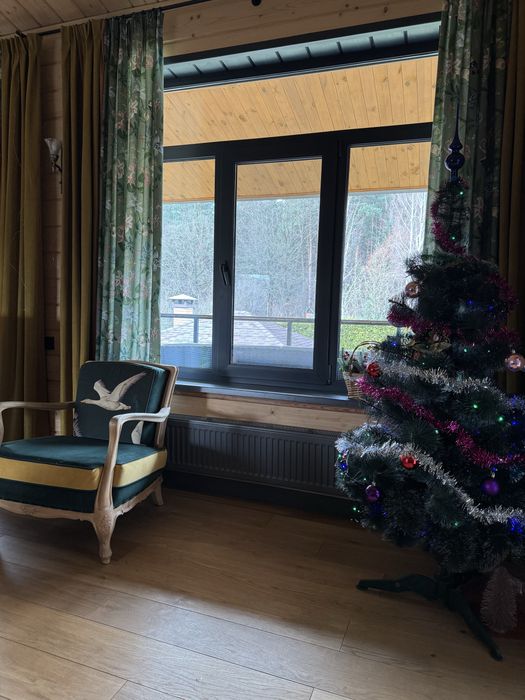 Енергонезалежний будинок з басейном біля Києва, баня, ліс