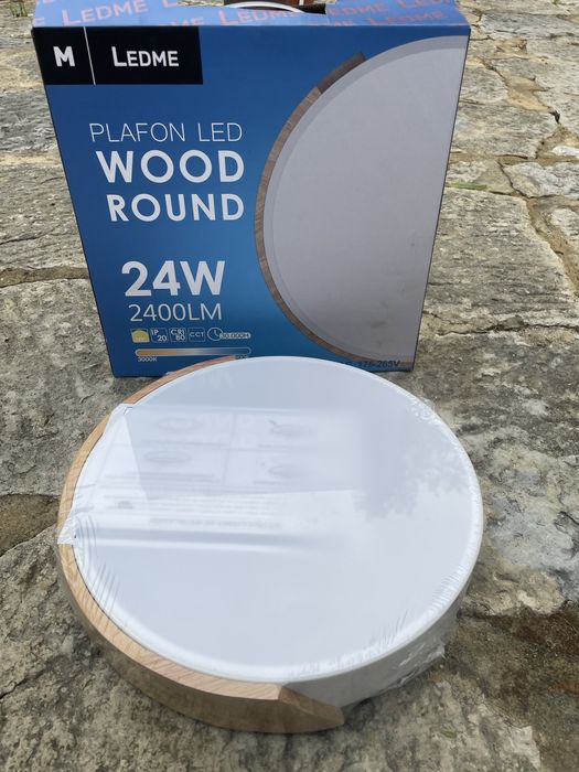 Vendo Plafon novo com embalagem