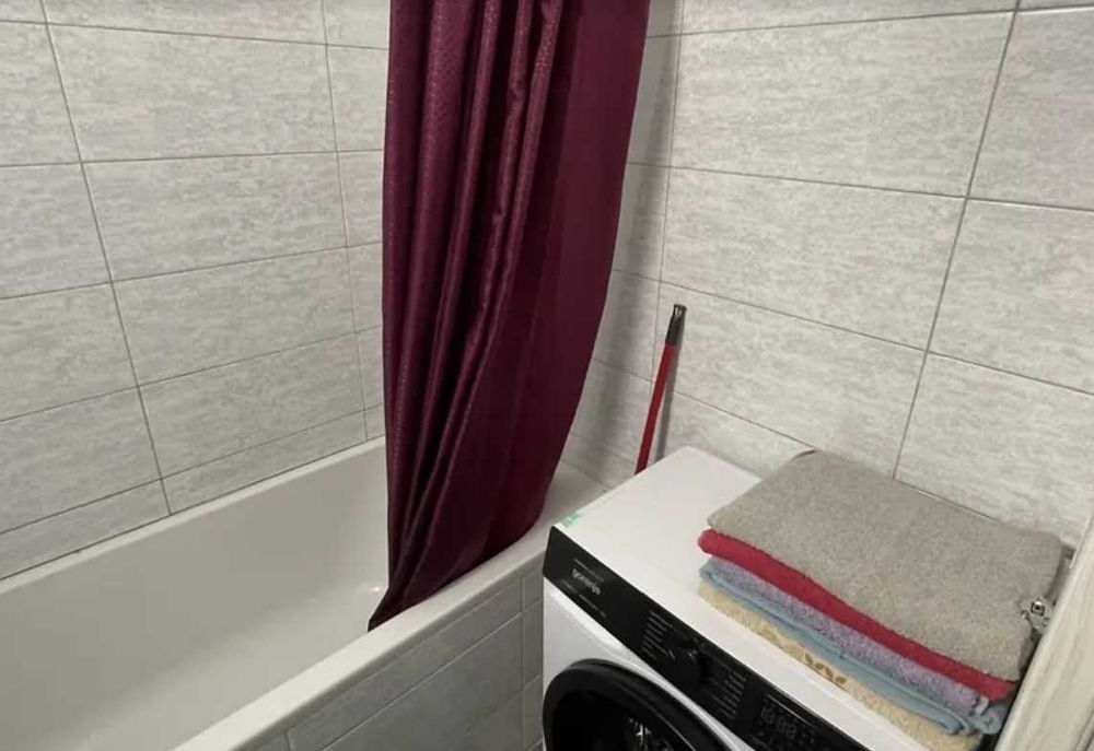 Сдам 3-х ком квартиру посуточно в Одессе по улице Жолио Кюри 64