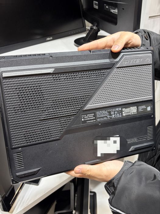 Asus Rog strix 15.6 G533QS RTX 3080 / Ryzen 9 5900HX / 300hz