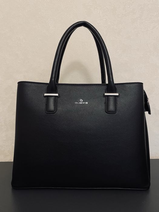 Класична чорна сумка-Тоут OLIHIDEEYA