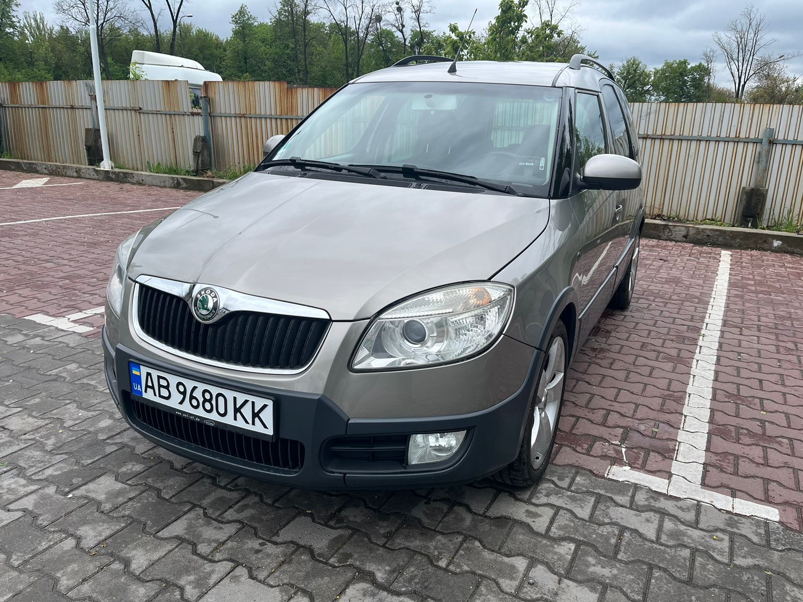 Skoda Roomster scout 1.6 automatic