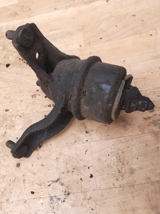 подушка мотора двигуна тойота Кемрі 40 бензин 2.4 Camry XV40