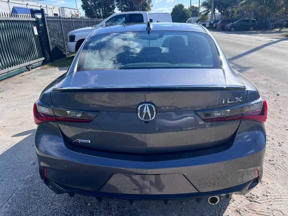 2022    Acura    ILX