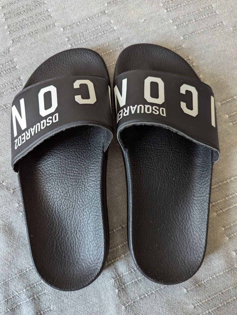 Детские шолепанцы с надписью ICON DSQUARED2. 37р