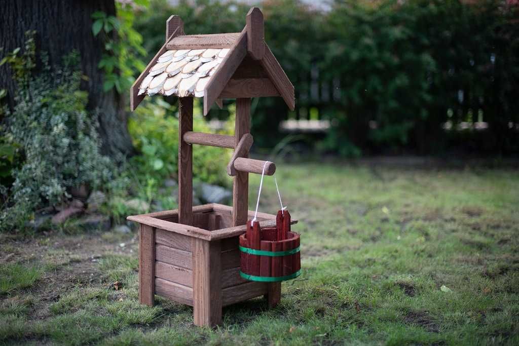 Piękny Kwietnik Drewniana Studnia Ozdoba Ogród