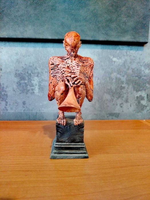 Rzeźba z obrazu Beksinskiego