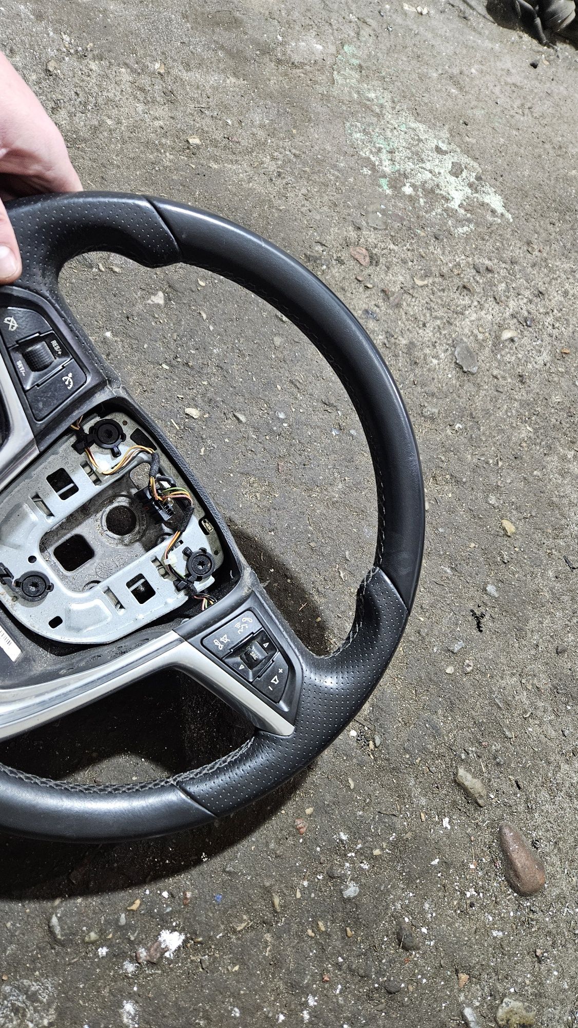 Kierownica opel astra j IV 4 zafira c bez podgrzewania skórzana skóra