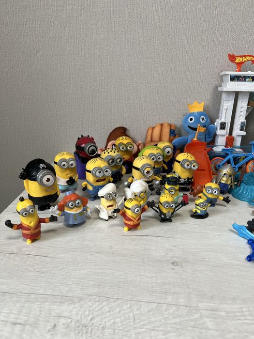 Трек акула Hot Wheels,міньйони,посіпаки,черепашка ніндзя,майнкрафт