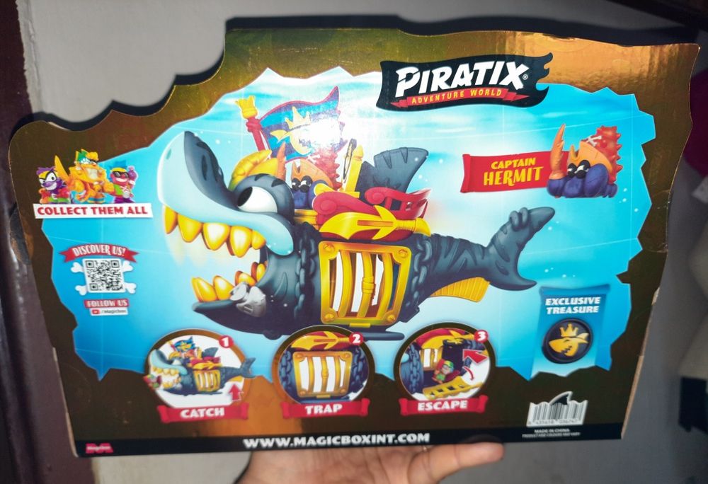 Piratix Zestaw King Shark Golden Teeth Złoty Rekin z Klatką