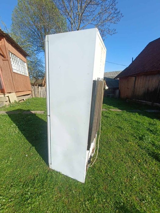 Холодильник Indesit