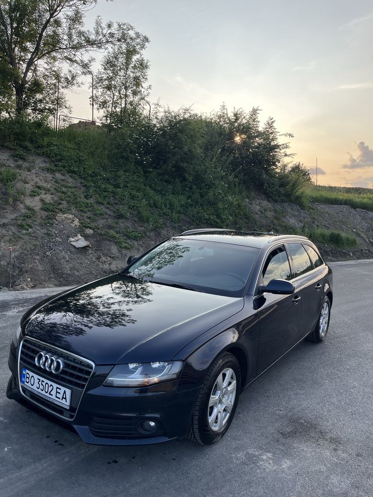 Продам audi a4 b8 !
