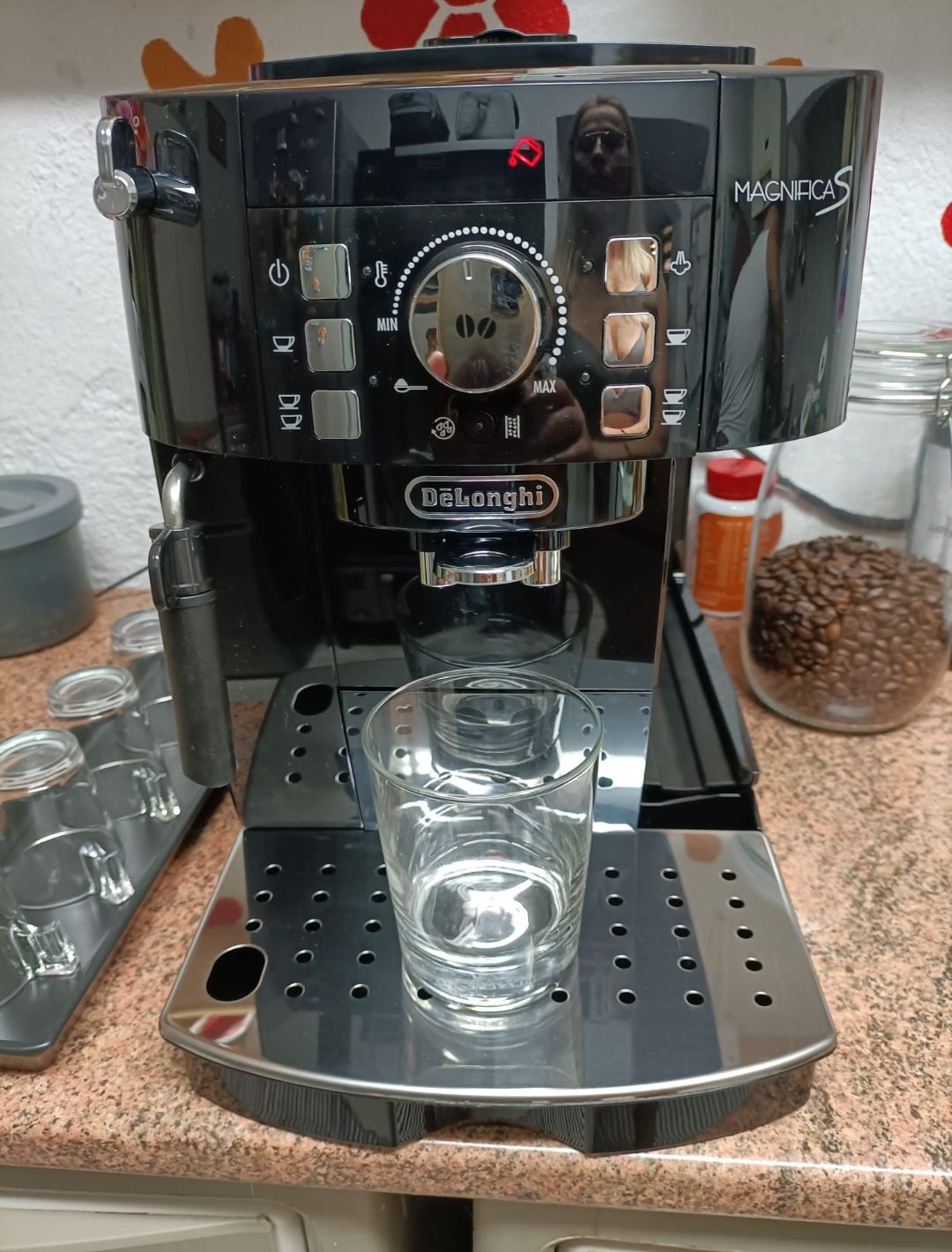 Uma máquina de café automática apelativa