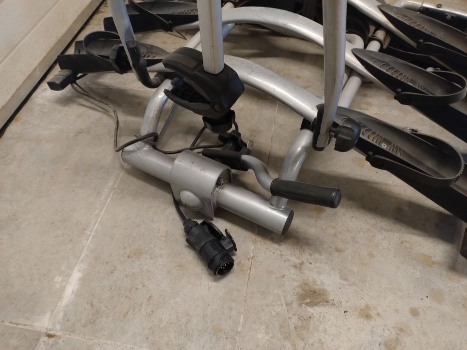 Bagażnik Thule na hak, 3 rowery.