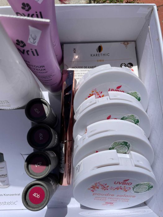 Lot cosmeticas naturais e pulseiras novos