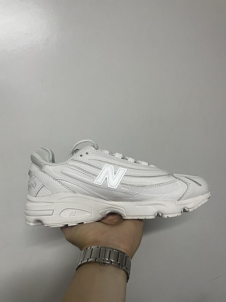 New Balance M1000 BW