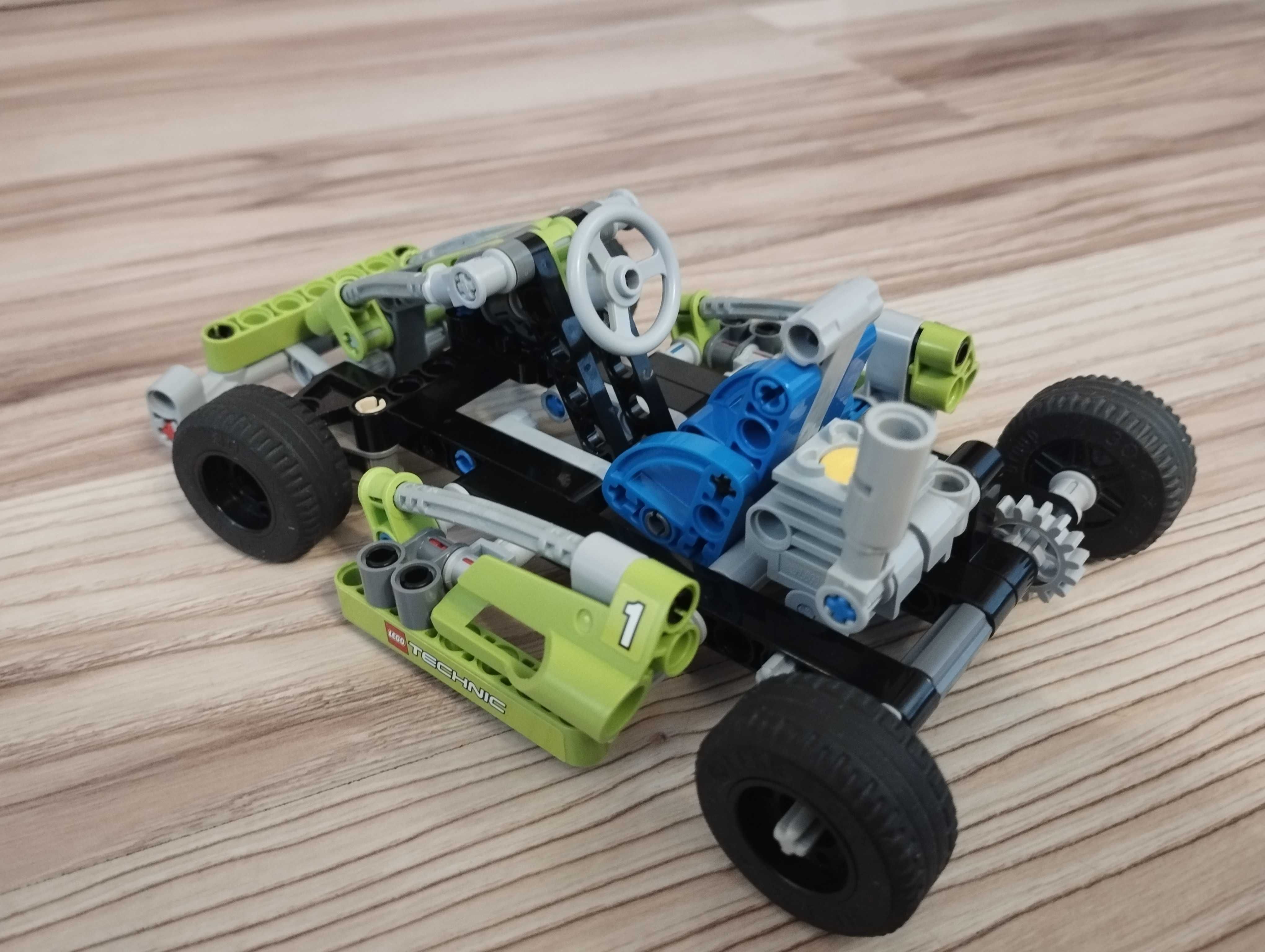 Lego Technic 8256 Gokart Pojazd Auto Wyścigowe Skrętne Koła