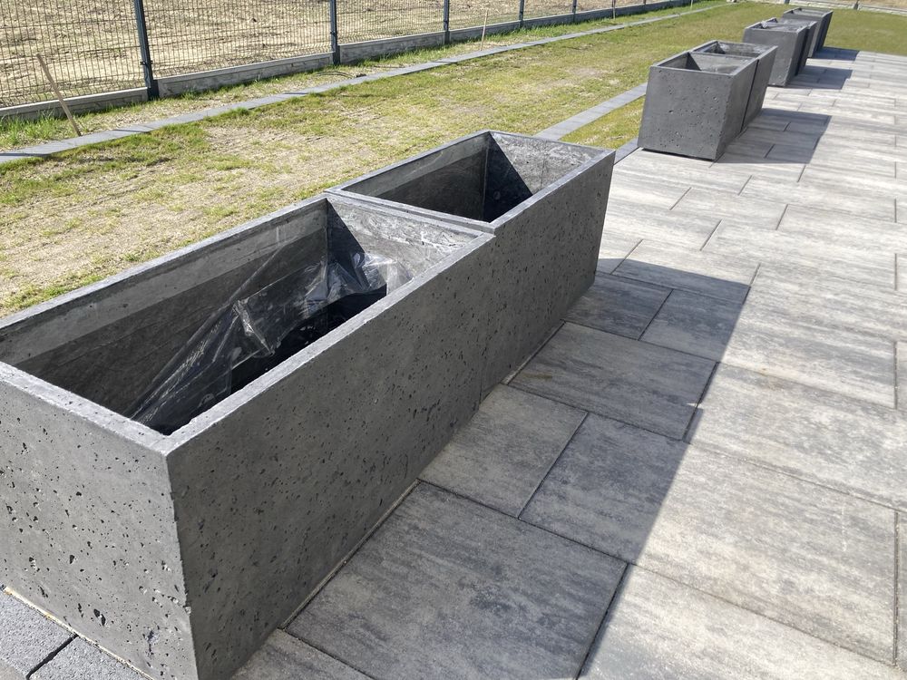Donica betonowa ogrodowa zbrojona włóknami GFRC ze stopami