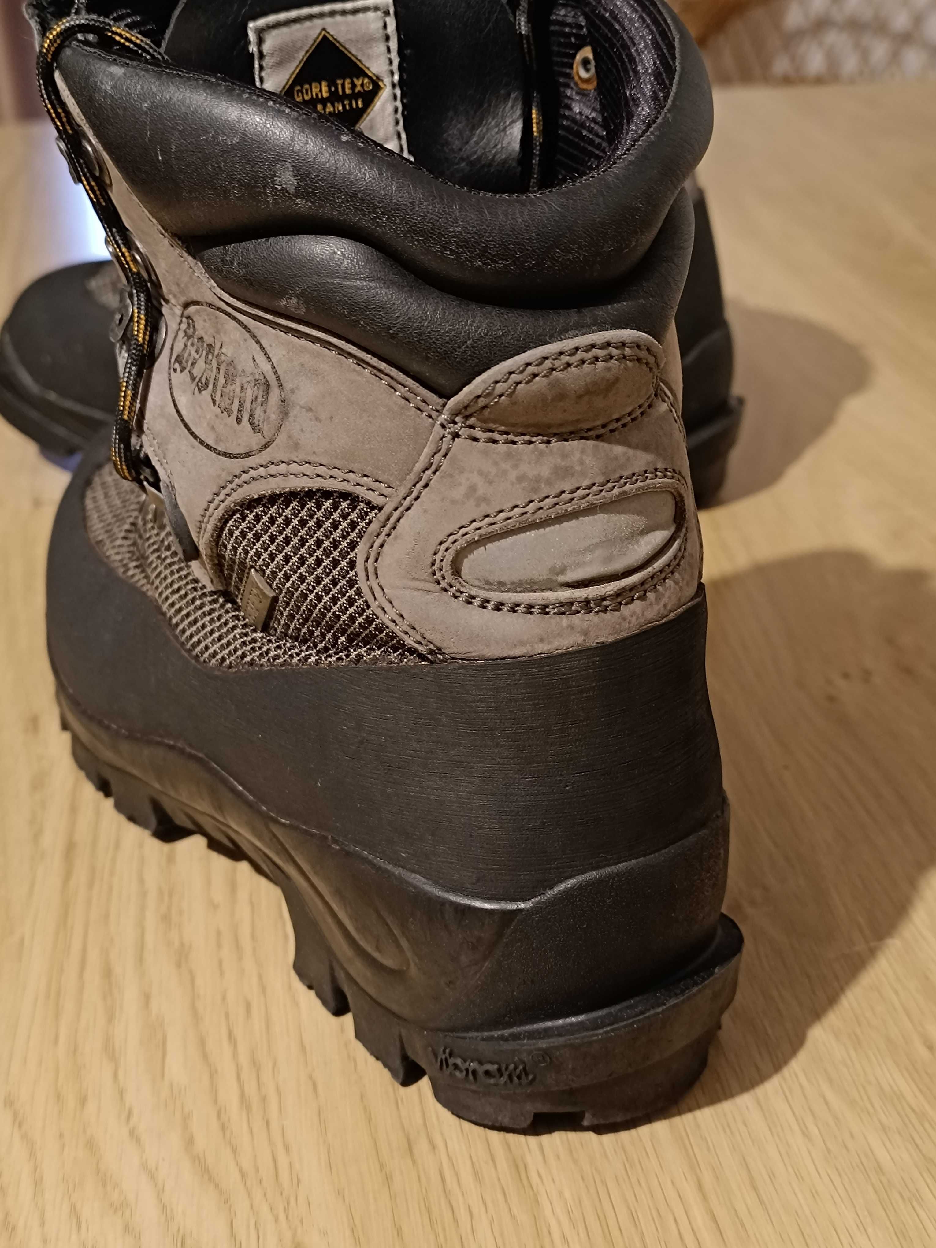 Botas de homem para alta montanha