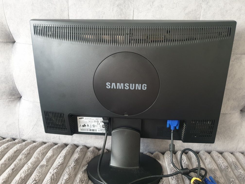 Недорого монитор Samsung 22" диагональ