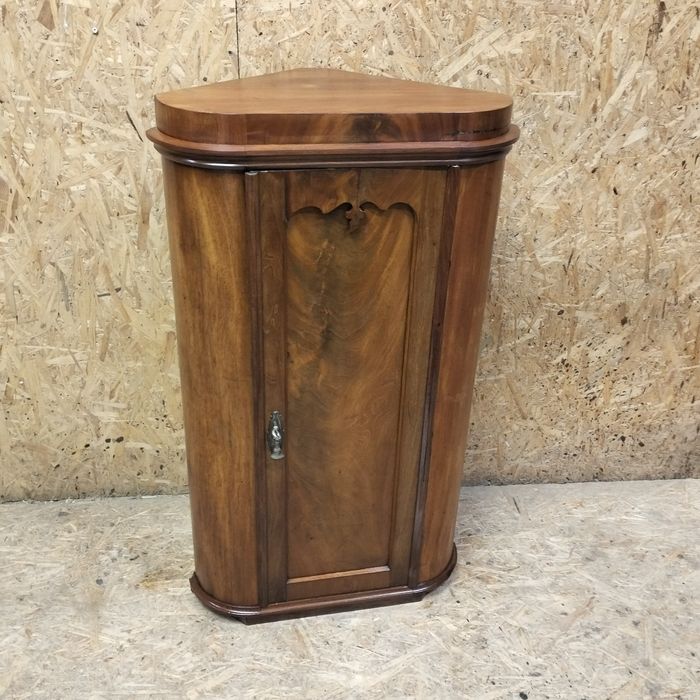 Mały kątnik biedermeier