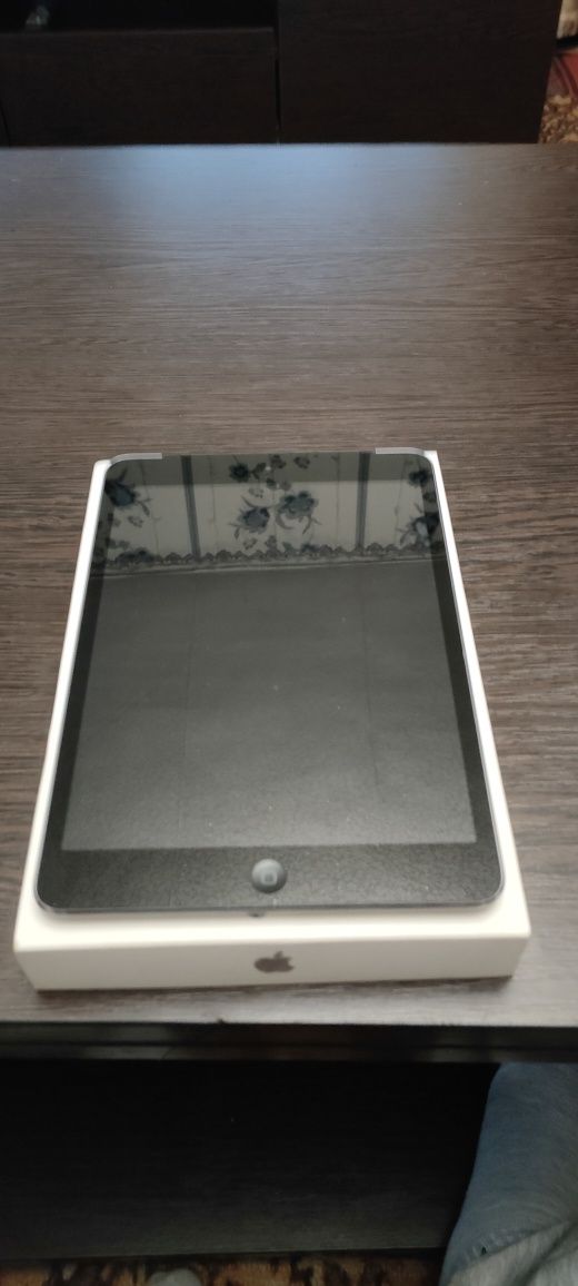 Продам планшет ipad mini