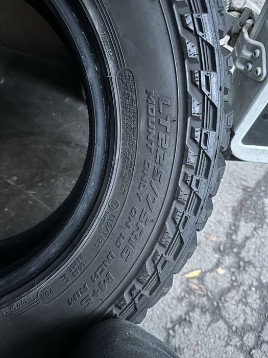 Резина A/T Cooper 225/75/16 болото R16 комплект 95%